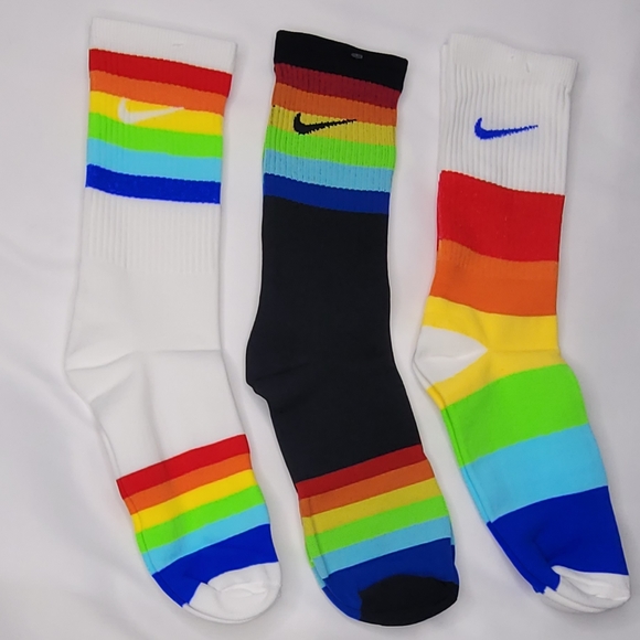 NIKE PRIDE---Nice set of 3 pair of Nike socks with pride flag - Picture 2 of 5
